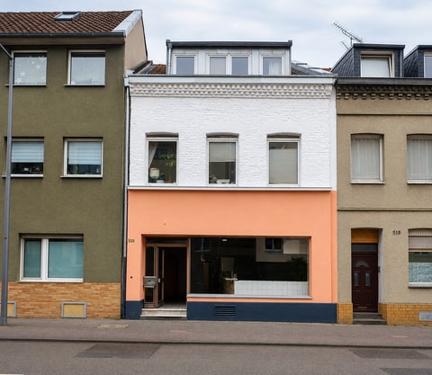 26002 - Leerstehender Imbiss mit großer Schaufensterfront und vielseitiger Nutzung