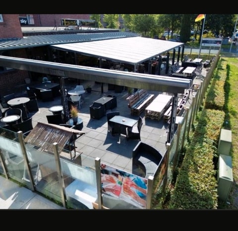 Zum Verkauf steht die Nachfolge / Ablöse eines sehr gepflegten, etablierten Gastronomiebetriebs (Café, Bistro & Cocktailbar) im Landkreis Emsland. Das Objekt befindet sich in attraktiver, gut erreichbarer Lage und bietet ein vielseitiges Nutzungskonzept – von Tagesgeschäft mit Kaffee & Speisen bis hin zu Abendbetrieb, Events und Themenabenden.