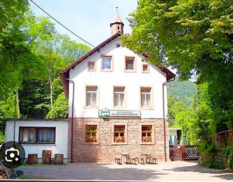 Waldgaststätte Siegfriedschmiede – Ein traditionsreiches Schmuckstück im Edenkobener Tal