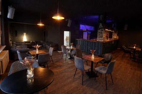 LOKAL IN BESTLAGE