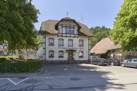 Traditionsgasthof mit Biergarten, Getränkemarkt und Wohnraum im Elztal